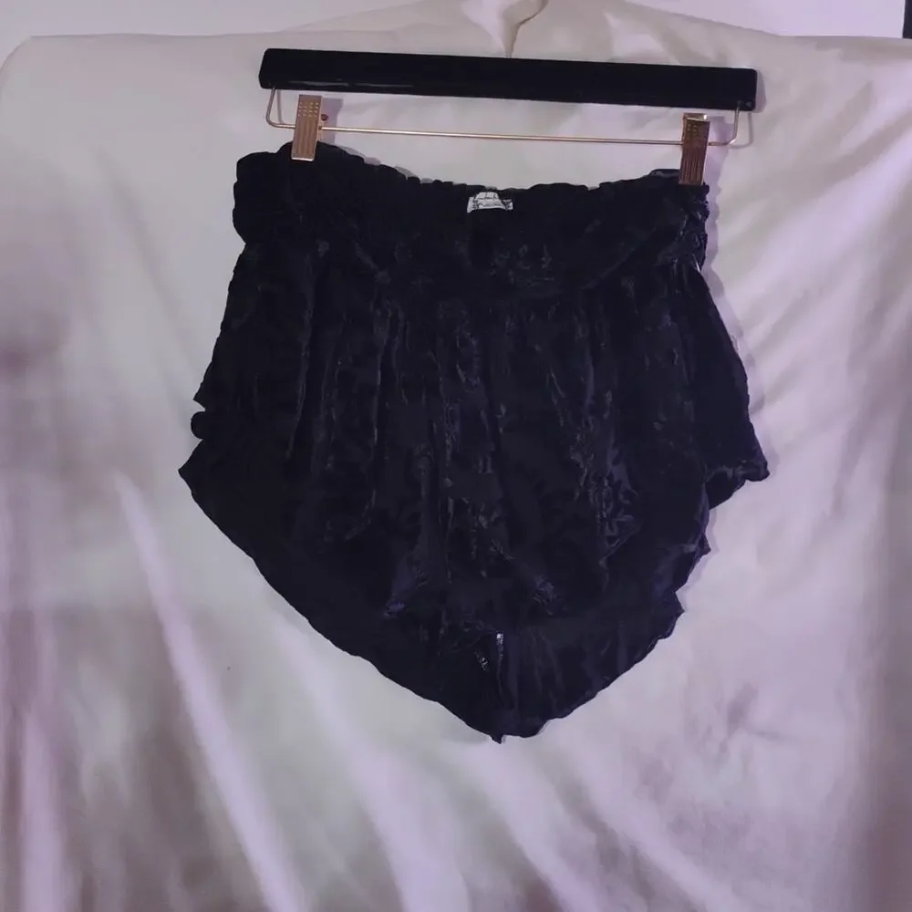 Free People Snow Angel Micro Velvet Shorts Ruffle Size L New With Tag